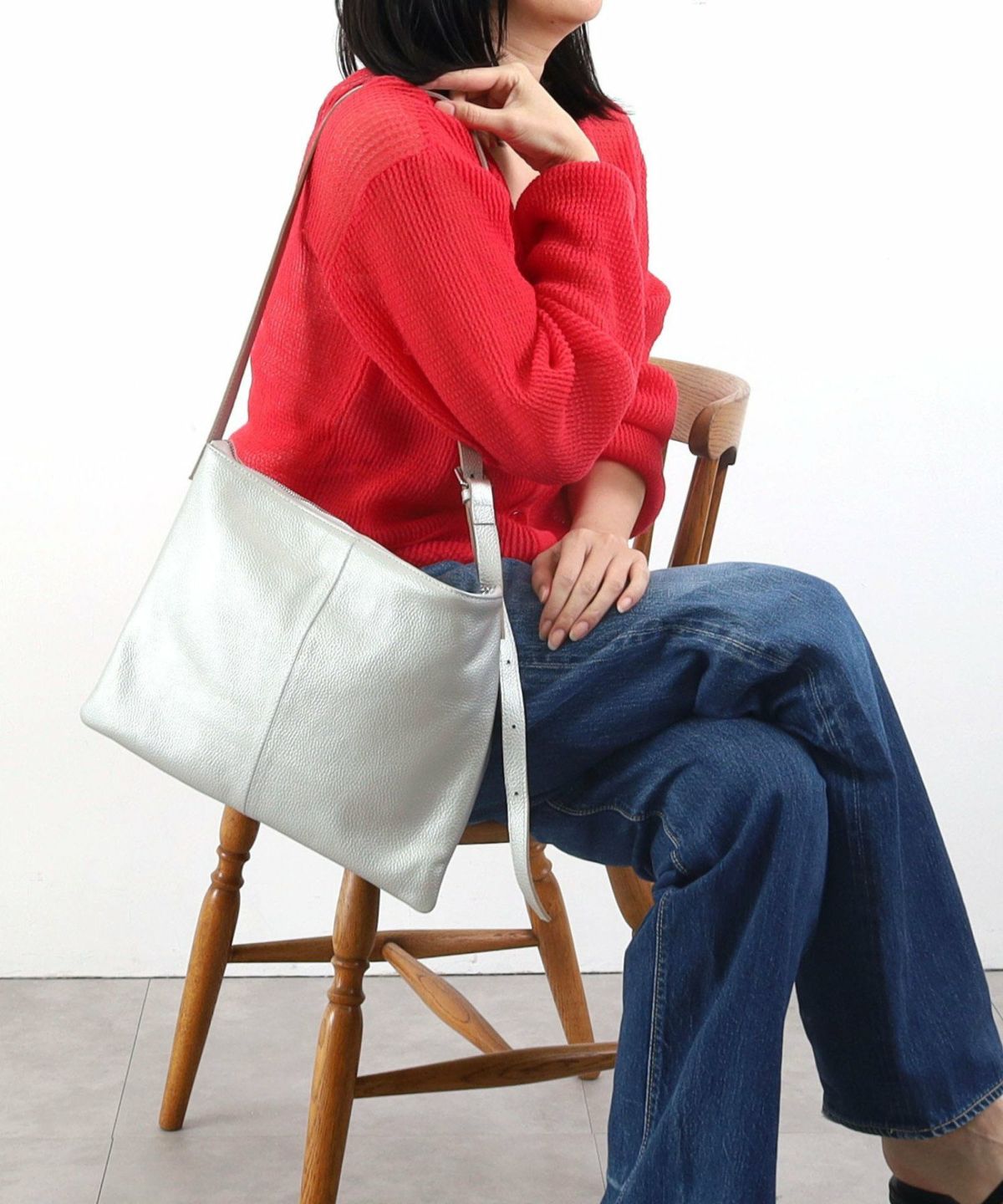【COO SPECIAL WEEK】 收縮皮革 Simple Flat Shoulder bag / A4 兼容